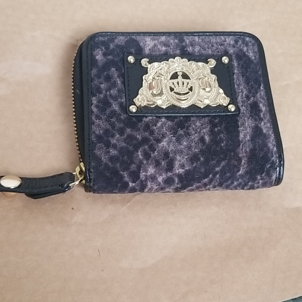 Juicy Couture Zip Around Wallet